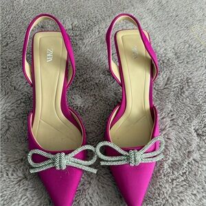 Zara Fuchsia Slingback Heels with Bow. Worn very few times
